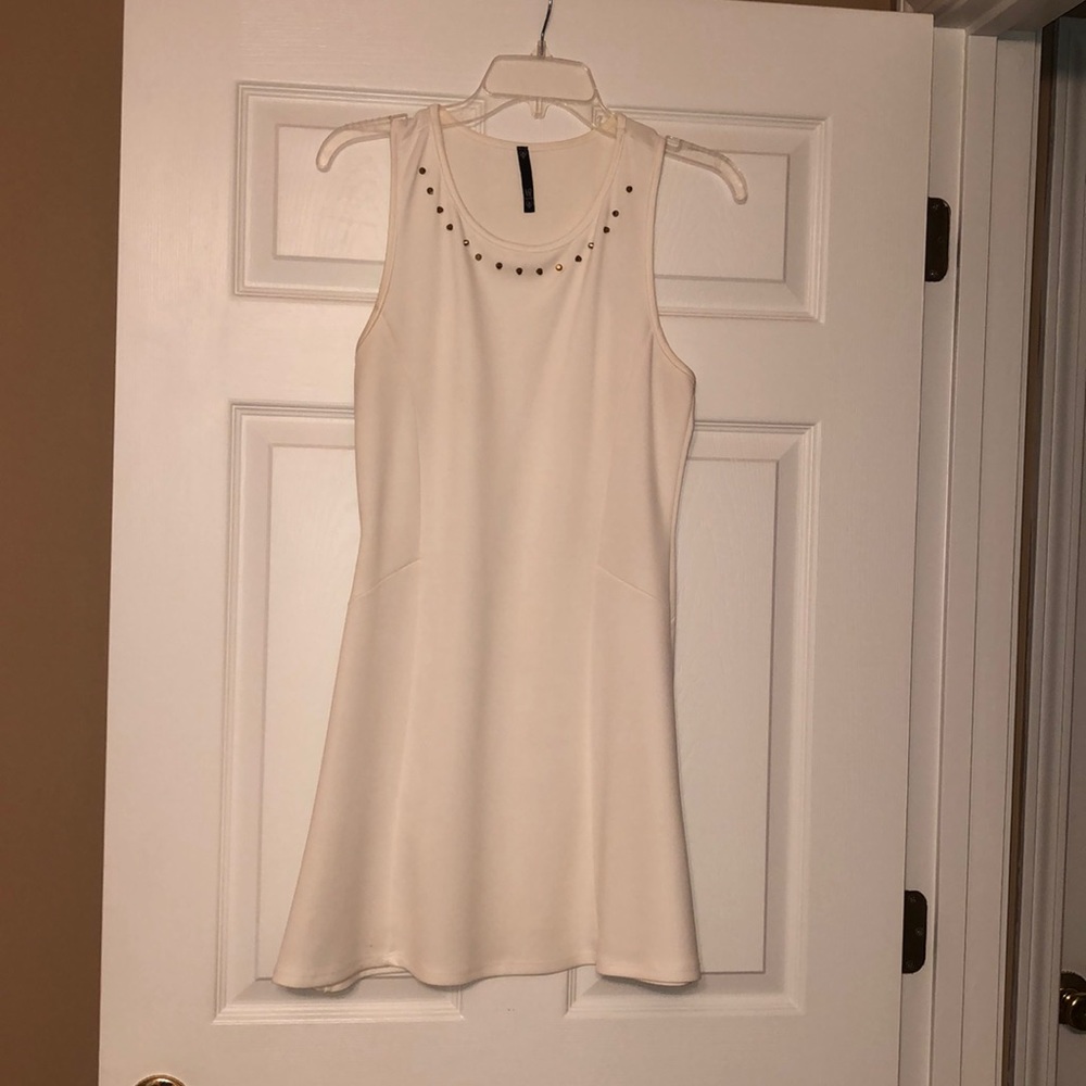 Off White Sleeveless Dress